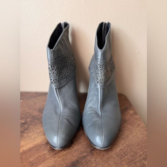 J Vincent Booties Chantile‎ Gray Leather size 8.5 - Picture 11 of 11